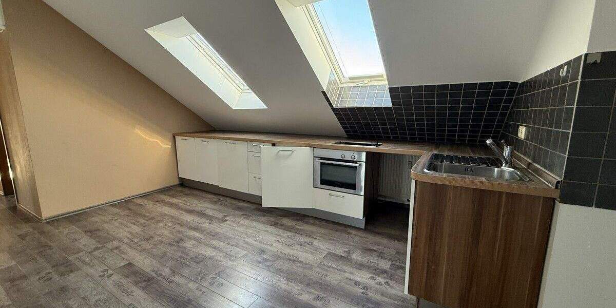 Etagenwohnung Nittendorf - 5 Zimmer, 112 m&sup2;, 299.000&euro; | Angebot:23972758