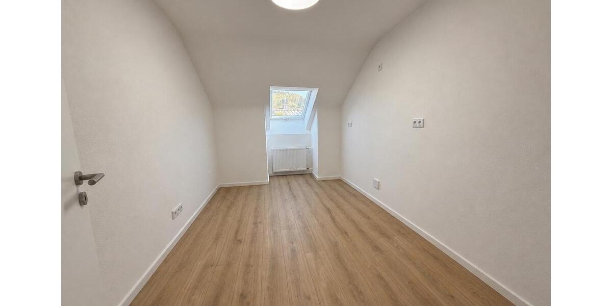 Dachgeschoßwohnung Wertheim - 2.5 Zimmer, 60 m&sup2;, 890&euro; | Angebot:26375266