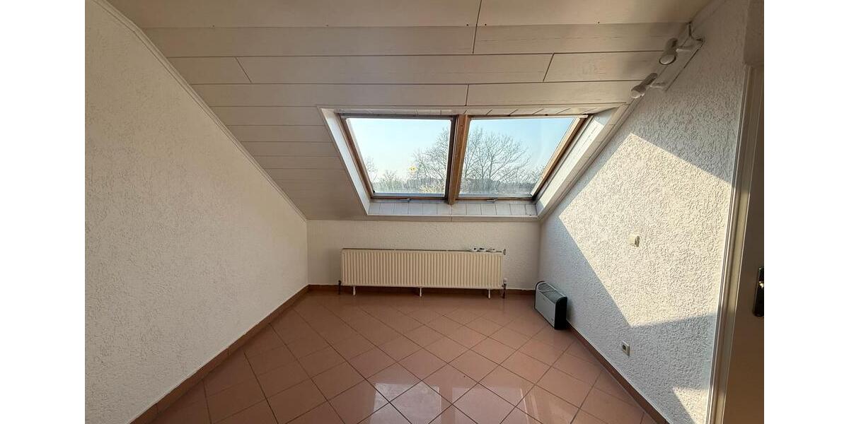 Etagenwohnung Karlsruhe Hagsfeld - 5 Zimmer, 110 m&sup2;, 1.500&euro; | Angebot:25967862