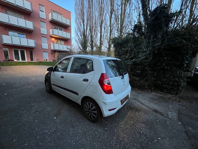 i10
