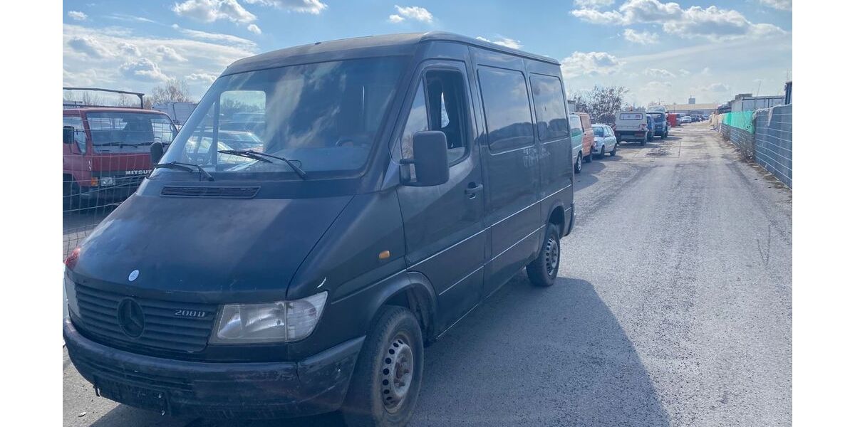 Mercedes-Benz Sprinter 306.000 km 3.999 &euro; berlin 13089