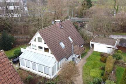 Gepflegtes Ein-Zweifamilienhaus in ruhiger Ortsrandlage von Bad Pyrmont 7 zimmer