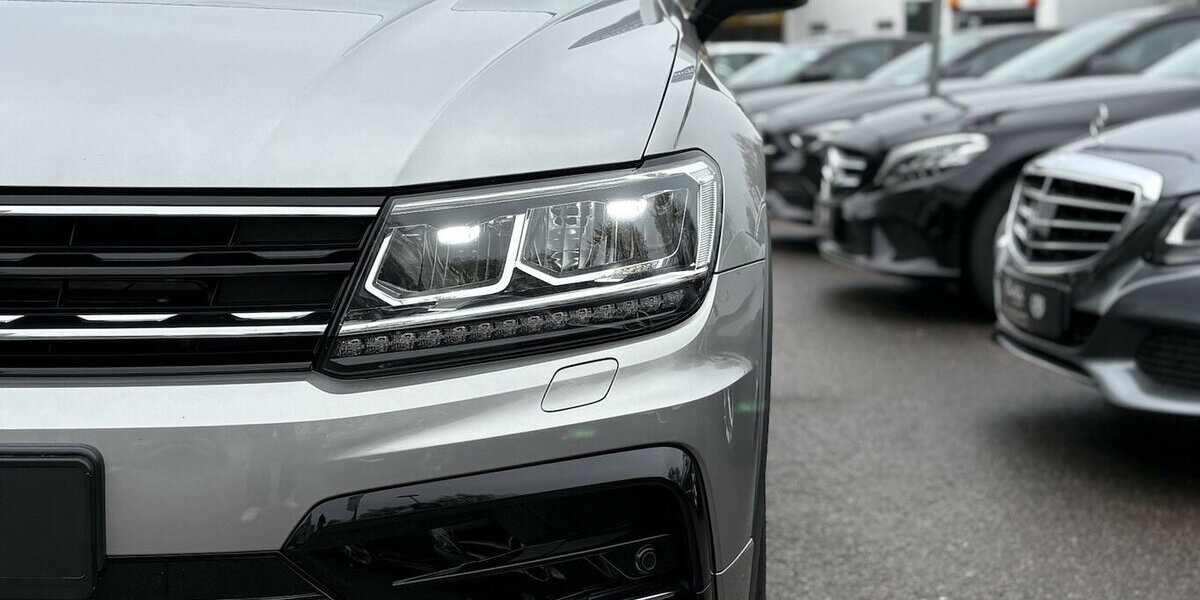 VW Tiguan 1.5 TSI RLine ACC/NAVI/AHK/SHZ/LED/1.HAND 73.187 km 25.800 &euro; Villingen-Schwenningen 78054