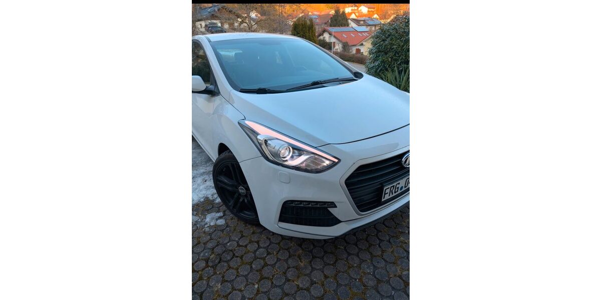 Hyundai i30 94.000 km 9.600 &euro; Grafenau 94481