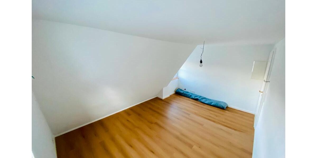 Dachgeschoßwohnung Kernen im Remstal - 3 Zimmer, 60 m&sup2;, 1.000&euro; | Angebot:24756203