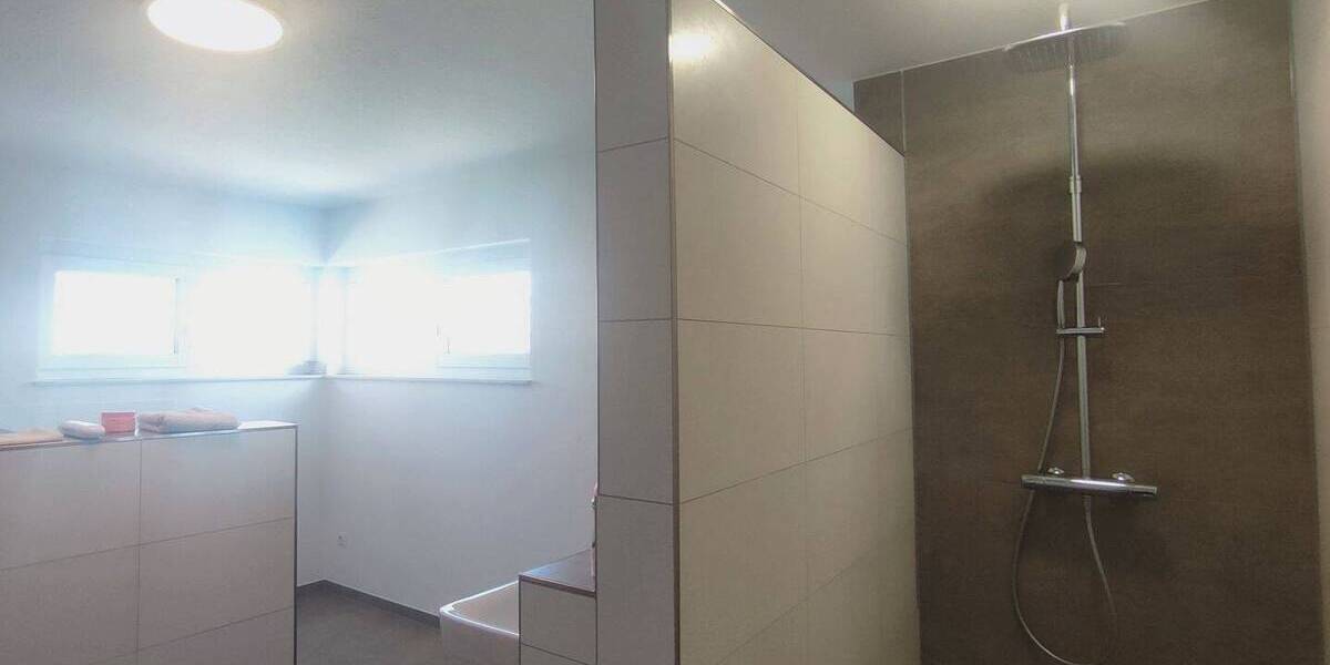 Einfamilienhaus Oberreichenbach - 5 Zimmer, 177 m&sup2;, 2.800&euro; | Angebot:26318984