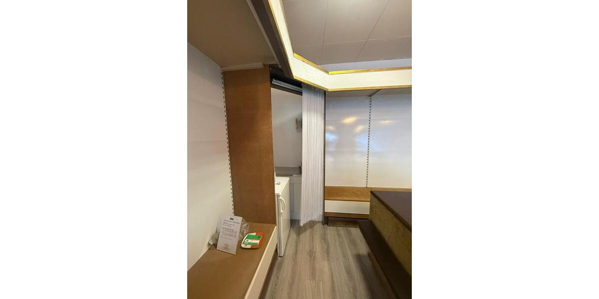 Ladenfläche, 90m², in zentraler Lage – vielseitig nutzbar zimmer