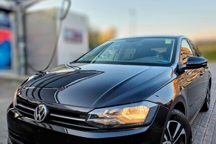 VW Polo 83.000 km 12.900 &euro; Berlin 13439