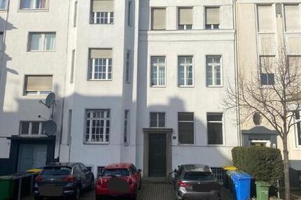 Großzügige, zentral gelegene Dachgeschosswohnung 2 zimmer