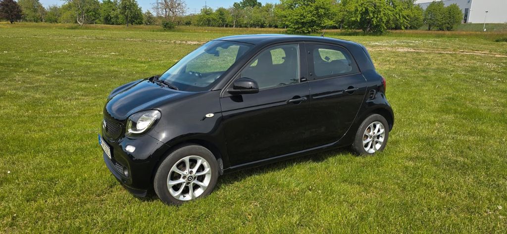 Smart ForFour 98.259 km 9.299 &euro; Kuppenheim 76456