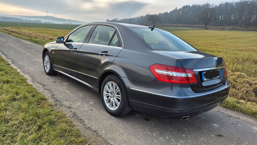 Mercedes-Benz E 300 226.500 km 8.950 &euro; Borken (Hessen) 34582