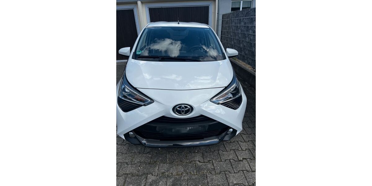 Toyota Aygo (X) 8.780 km 11.500 &euro; Königsbach-Stein 75203