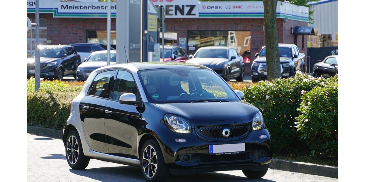 Smart ForFour 102.508 km 6.450 &euro; Papenburg 26871