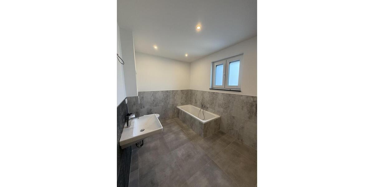 Reihenhaus Offenbach am Main Bieber - 7 Zimmer, 200 m&sup2;, 3.000&euro; | Angebot:24214804