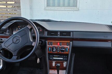 Mercedes-Benz 200 268.000 km 14.500 &euro; FREIHUNG 92271