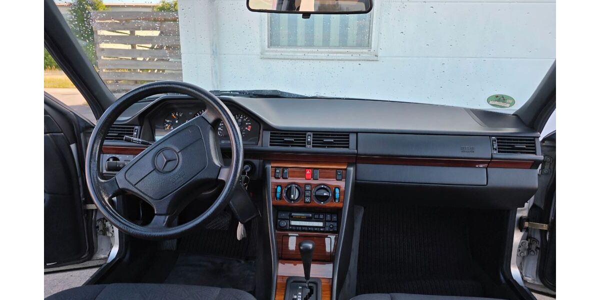 Mercedes-Benz 200 268.000 km 14.500 &euro; FREIHUNG 92271