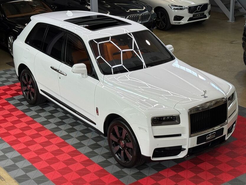 Rolls Royce Cullinan 9.800 km 369.895 € Kleinwallstadt 63839