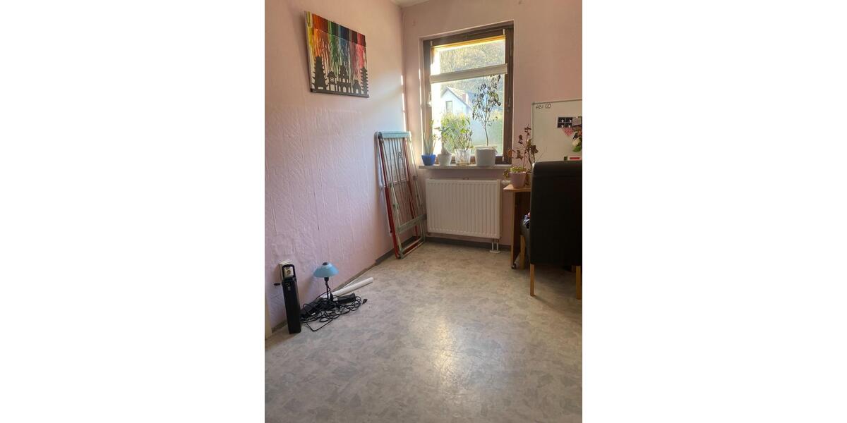 Einfamilienhaus Schmalkalden - 7 Zimmer, 142 m&sup2;, 110.000&euro; | Angebot:25900006
