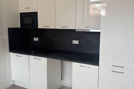 Kleine Oase: 1-Zimmer Wohnung mit praktischer Einbauküche 1 zimmer