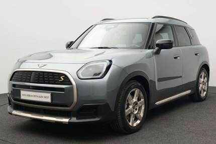 Mini Countryman SE All4 24.279 km 39.395 &euro; München 80788