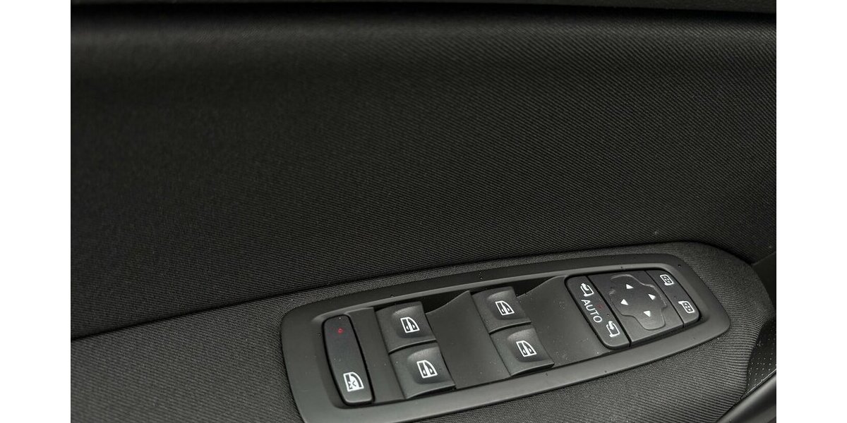 Renault Megane IV Grandtour Business Edition NAVI/PDC 18.665 km 16.900 &euro; Villingen-Schwenningen 78054