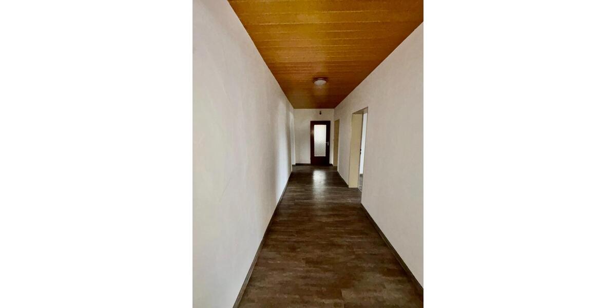 Erdgeschoßwohnung Pfreimd - 3 Zimmer, 98 m&sup2;, 700&euro; | Angebot:25415405