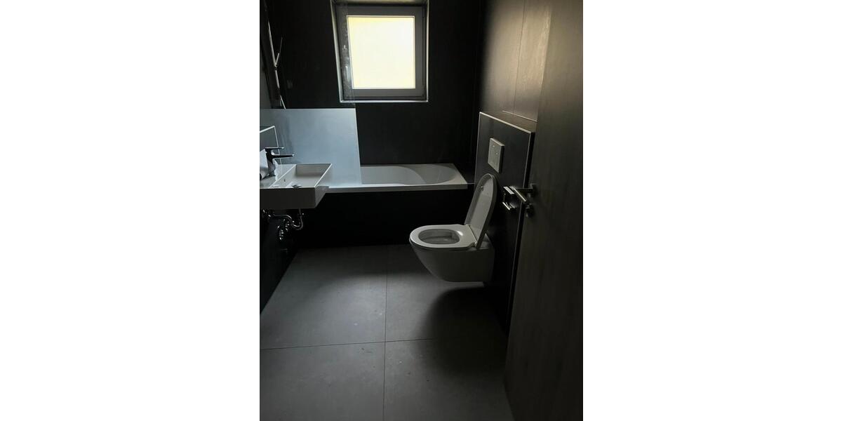 Einfamilienhaus Tuttlingen - 7 Zimmer, 260 m&sup2;, 999.999&euro; | Angebot:26777188