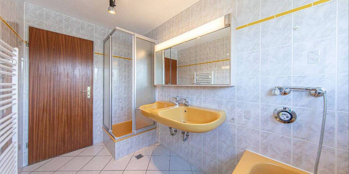 Etagenwohnung Rendsburg - 3 Zimmer, 90 m&sup2;, 150.000&euro; | Angebot:26082809