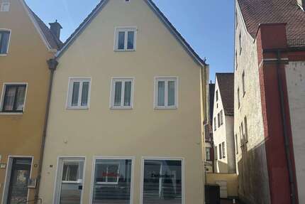 Haus zum Kaufen in Bayern - Donauwörth 790.000 € 253 m² 8 zimmer