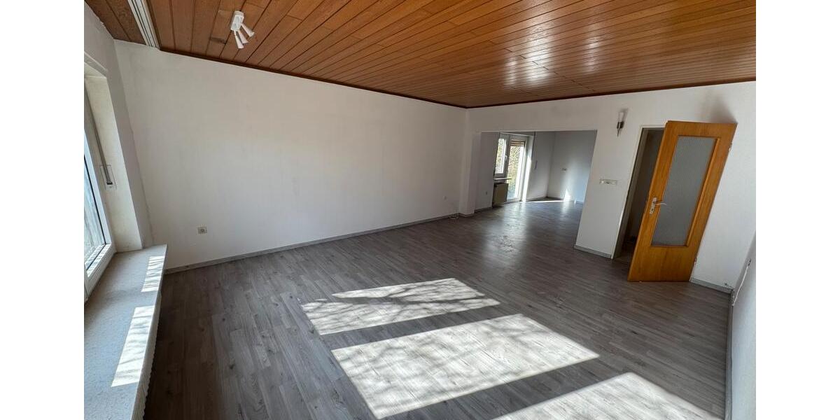 Etagenwohnung Borken (Hessen) - 4 Zimmer, 100 m&sup2;, 800&euro; | Angebot:25353137
