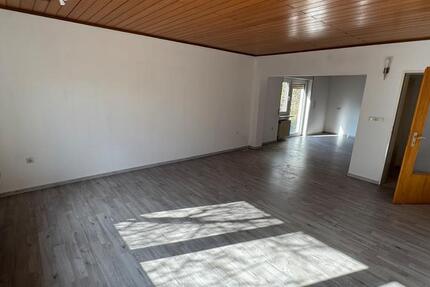 Wohnung Borken (Hessen) - 4 Zimmer, 100 m&sup2;, 800&euro; | Angebot:25353137