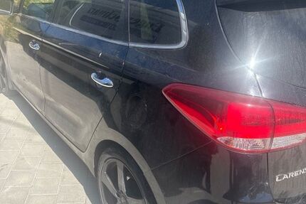Kia Carens 82.000 km 11.000 &euro; Aspach 71546