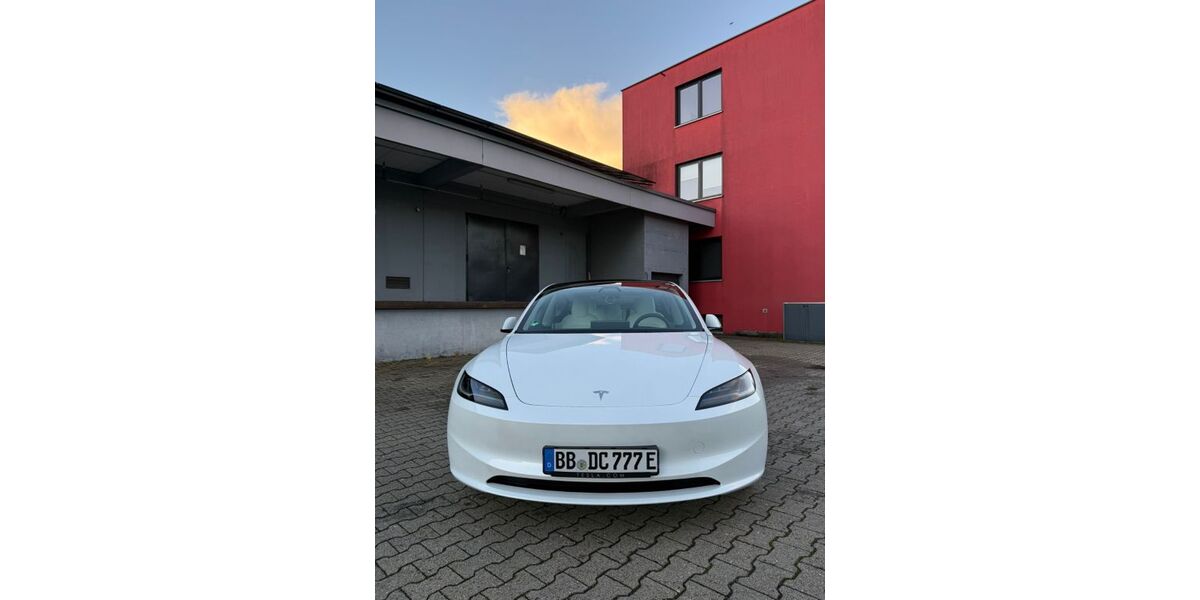 Tesla Model 3 35.000 km 34.000 € Kieselbronn 75249