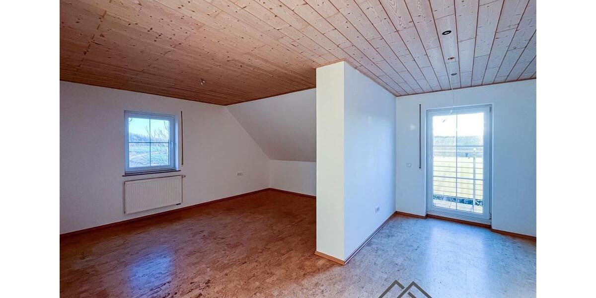 Dachgeschoßwohnung Neustadt an der Aisch - 3.5 Zimmer, 125 m&sup2;, 990&euro; | Angebot:25869150