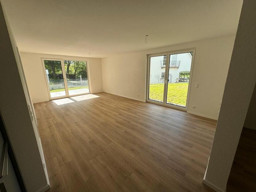 Neubau - Zentrumsnahe und Moderne 3-Zimmer Wohnung mit Garten