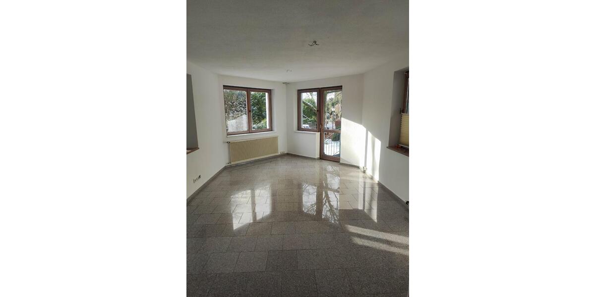 Etagenwohnung Hennef (Sieg) - 4 Zimmer, 120 m&sup2;, 1.400&euro; | Angebot:24983710