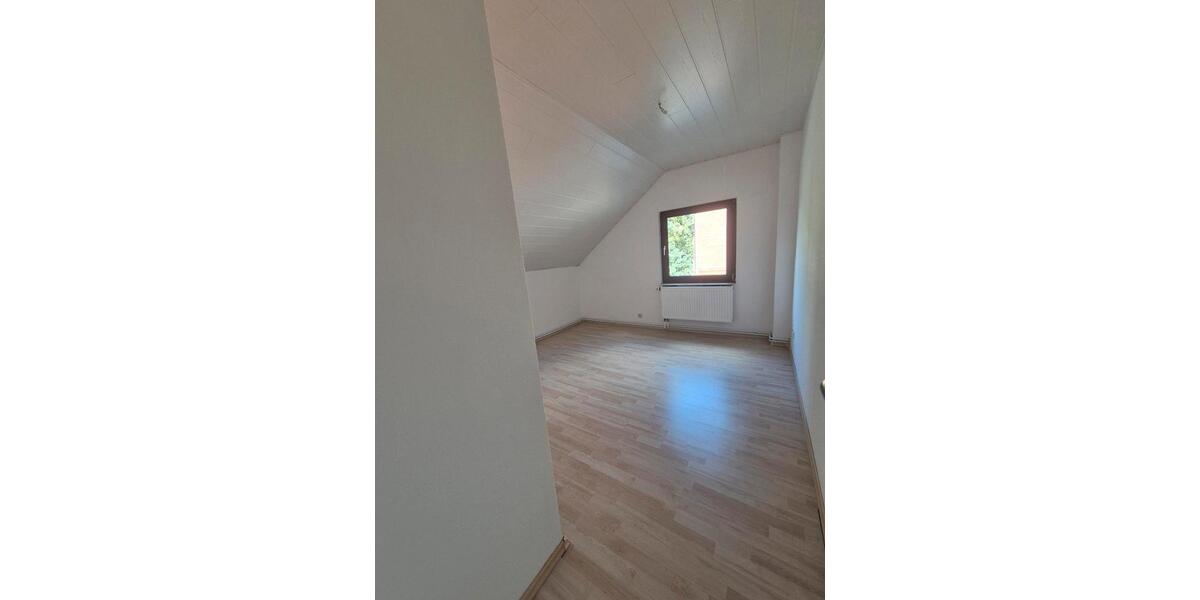 Dachgeschoßwohnung Hohenlockstedt - 3 Zimmer, 70 m&sup2;, 695&euro; | Angebot:25452969