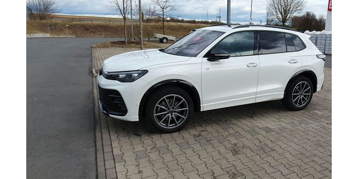 VW Tiguan 26.500 km 45.700 &euro; Schöneck 61137
