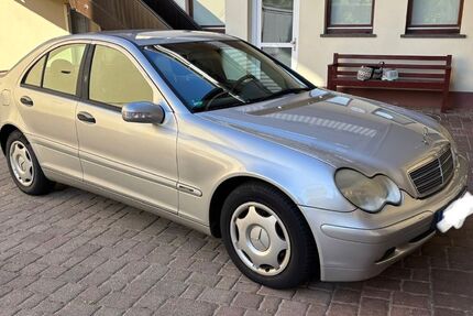 Mercedes-Benz 220 239.000 km 2.750 &euro; Malterdingen 79364