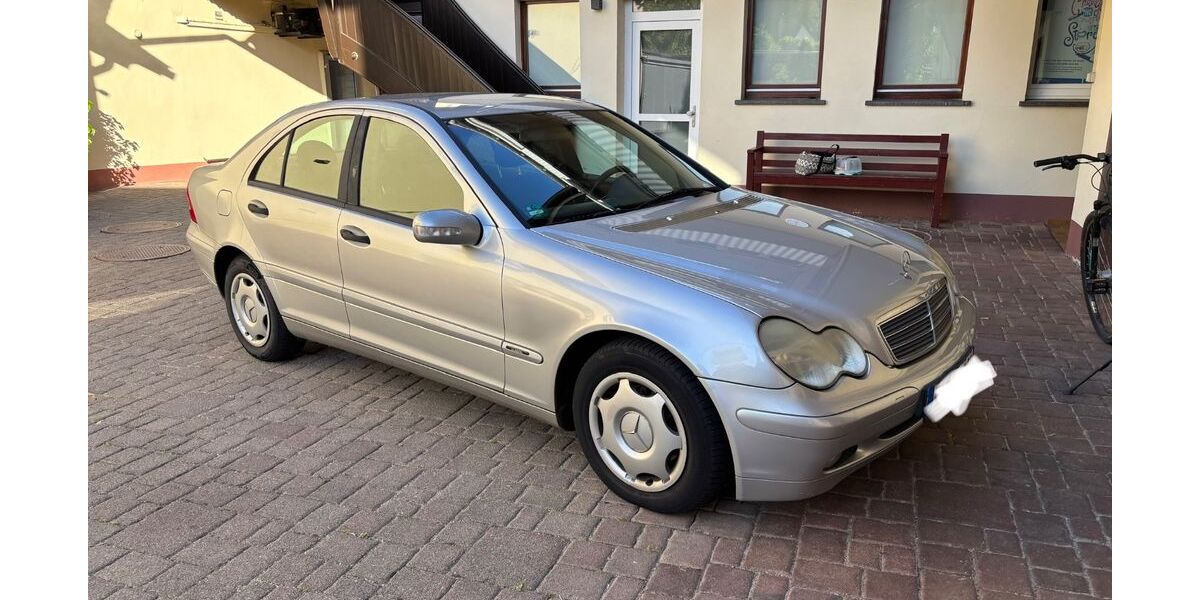 Mercedes-Benz 220 239.000 km 2.750 &euro; Malterdingen 79364