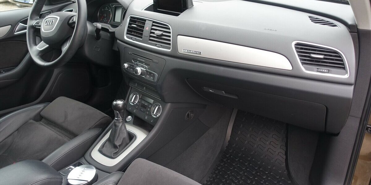 Audi Q3 2.0 TDI quattro Bi-Xenon Navi PDC S-Line 8x Alu 121.000 km 16.950 &euro; Neumarkt/OPf 92318