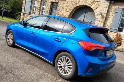 Ford Focus 59.000 km 17.900 € Offenau 74254