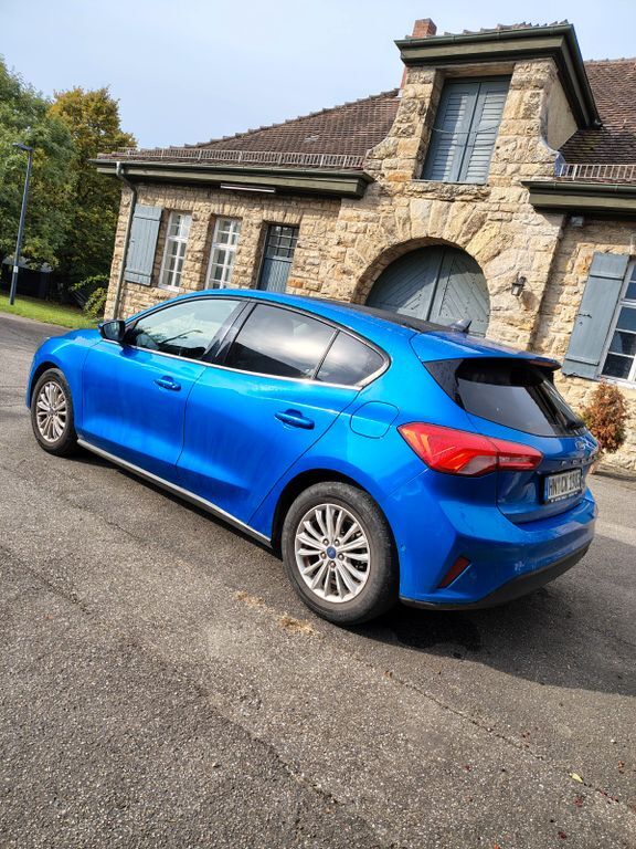 Ford Focus 59.000 km 17.900 € Offenau 74254