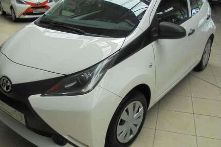 Toyota Aygo 44.864 km 5.900 &euro; Hamburg 22043