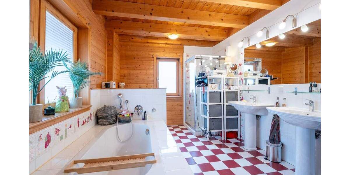 Einfamilienhaus Neubiberg Unterbiberg - 6 Zimmer, 240 m&sup2;, 1.896.000&euro; | Angebot:24718745