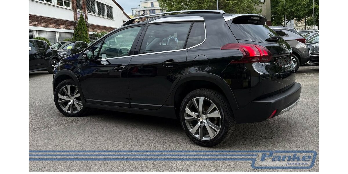 Peugeot 2008 Allure*Pano*Leder*R-Cam*Navi*SHZ*LED*USB* 81.293 km 10.890 &euro; Berlin 13187