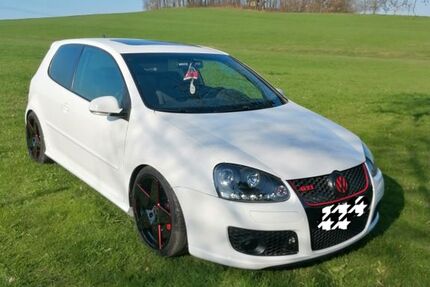 VW Golf 218.000 km 5.500 &euro; Niedercunnersdorf-Ottenhain 02708