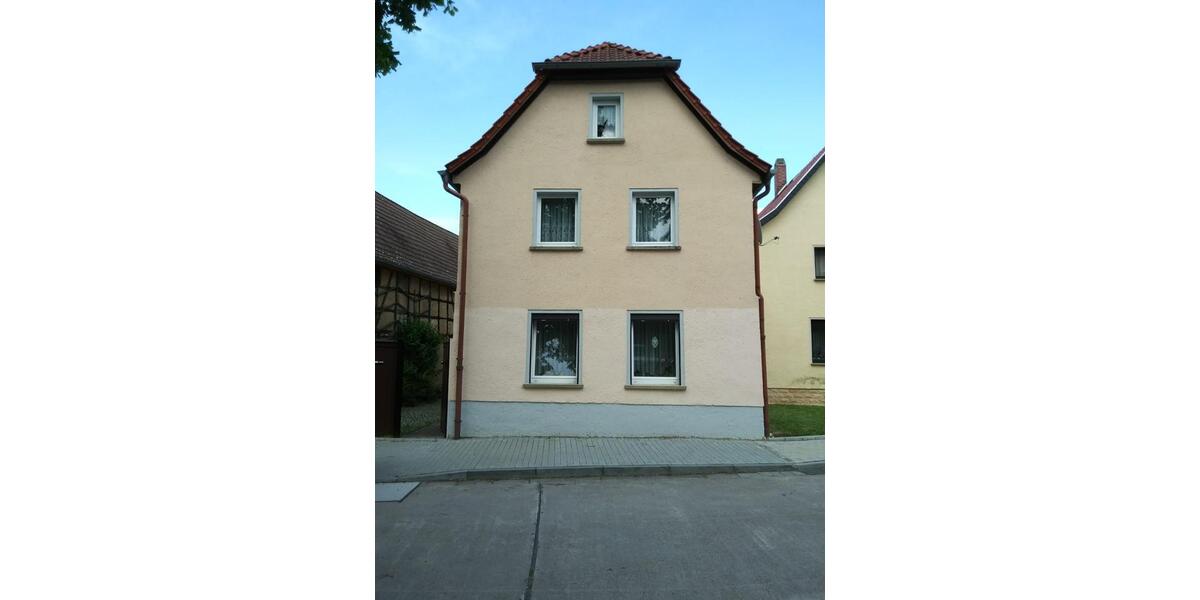 Einfamilienhaus Buttstädt - 8 Zimmer, 127 m&sup2;, 78.500&euro; | Angebot:27148065