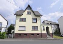 Moderne 6 Zimmer-Wohnung mit Dachterrasse in Puderbach zum 01.07.2025 zu vermieten!