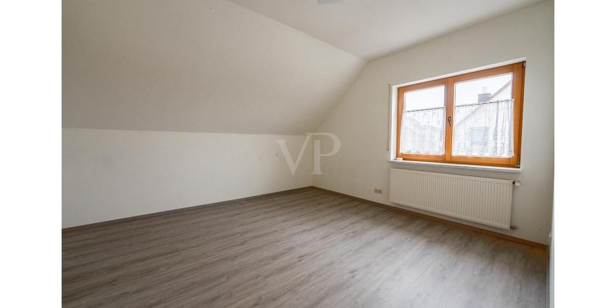 Maisonettenwohnung Hundsangen - 7 Zimmer, 220 m&sup2;, 1.500&euro; | Angebot:25259174
